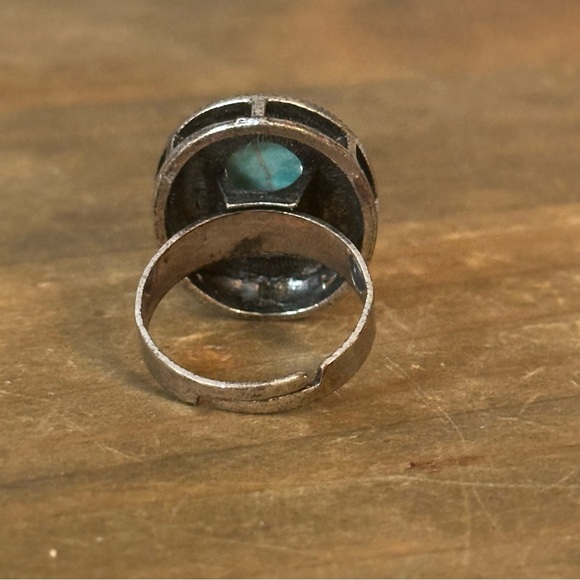 Vintage faux turquoise statement ring - Picture 6 of 7